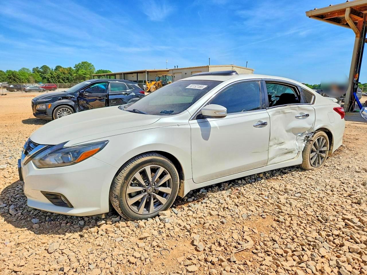 2017 NISSAN ALTIMA