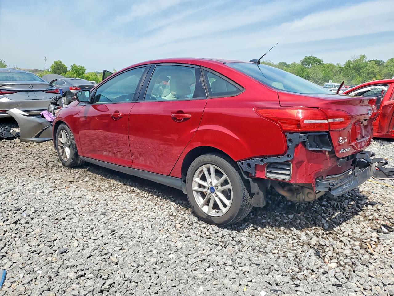 2015 FORD FOCUS SE photo 3