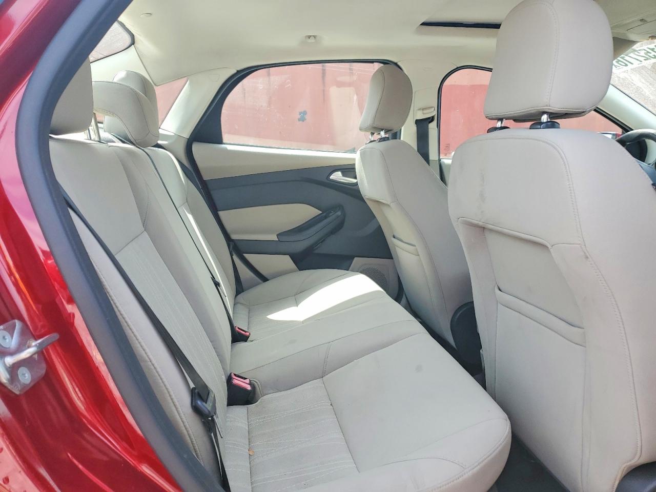 2015 FORD FOCUS SE photo 19