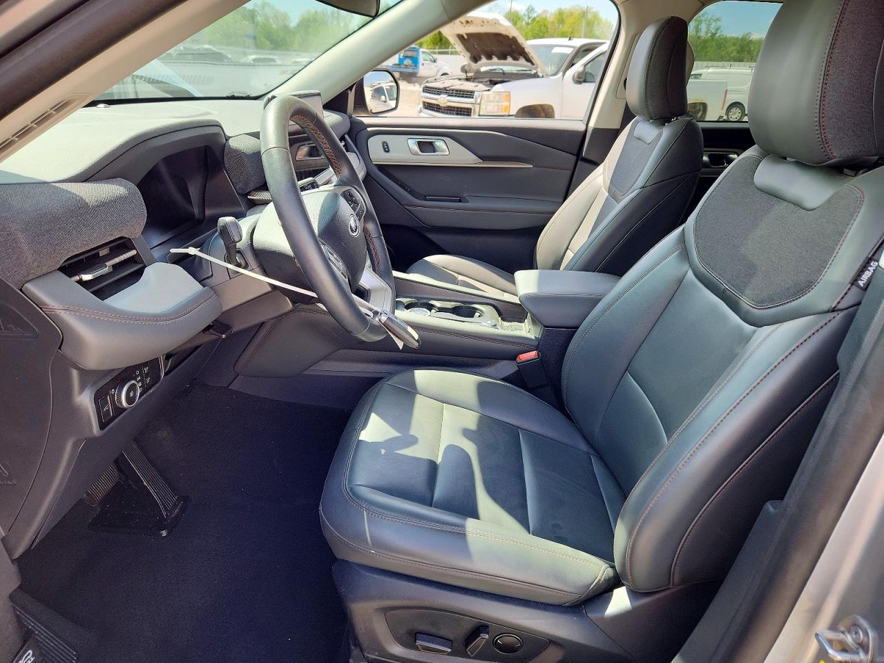 2025 FORD EXPLORER ACTIVE photo 13
