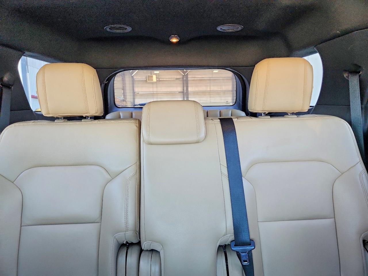 2016 FORD EXPLORER XLT photo 19