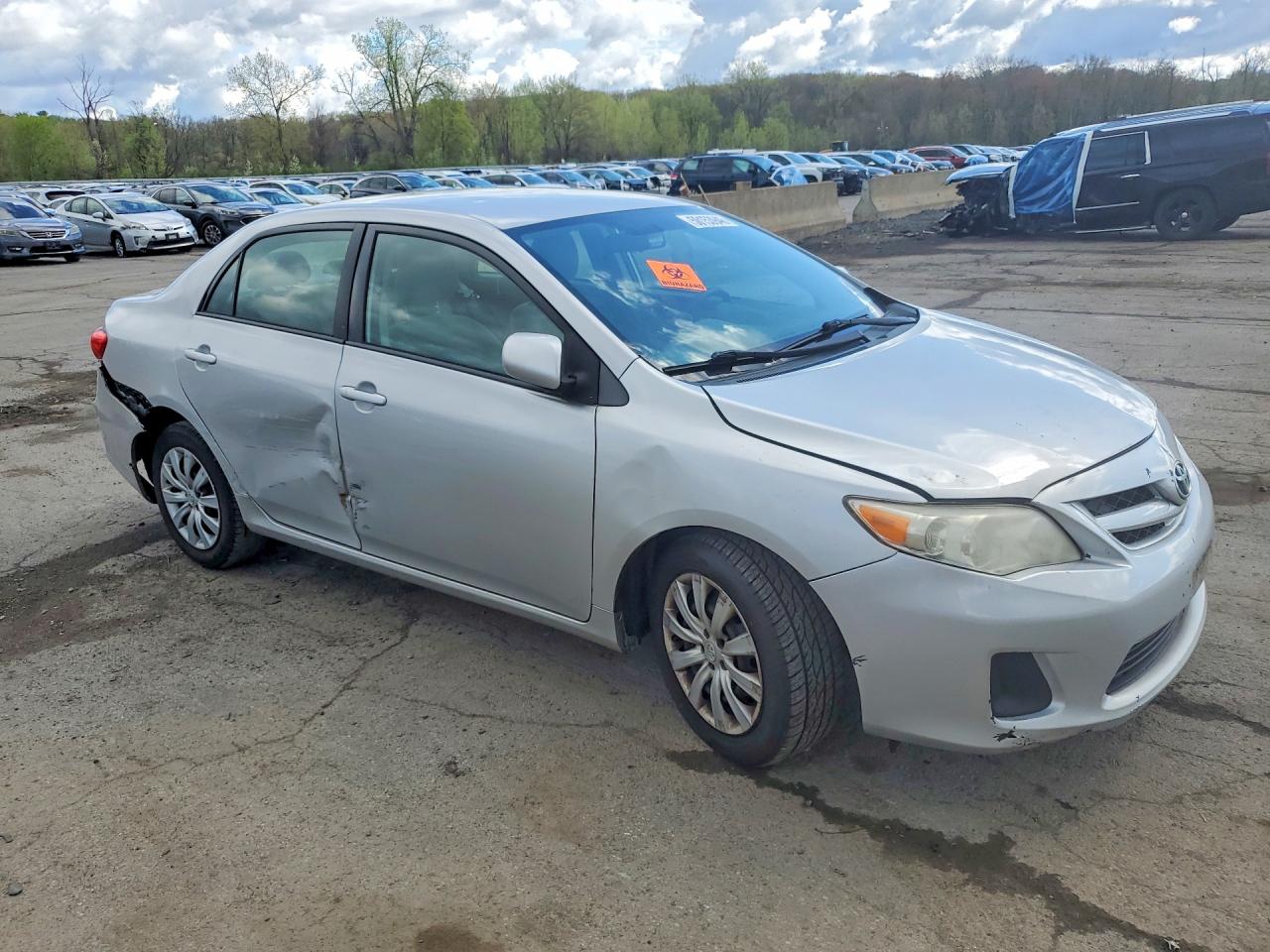 2012 TOYOTA COROLLA LE photo 7
