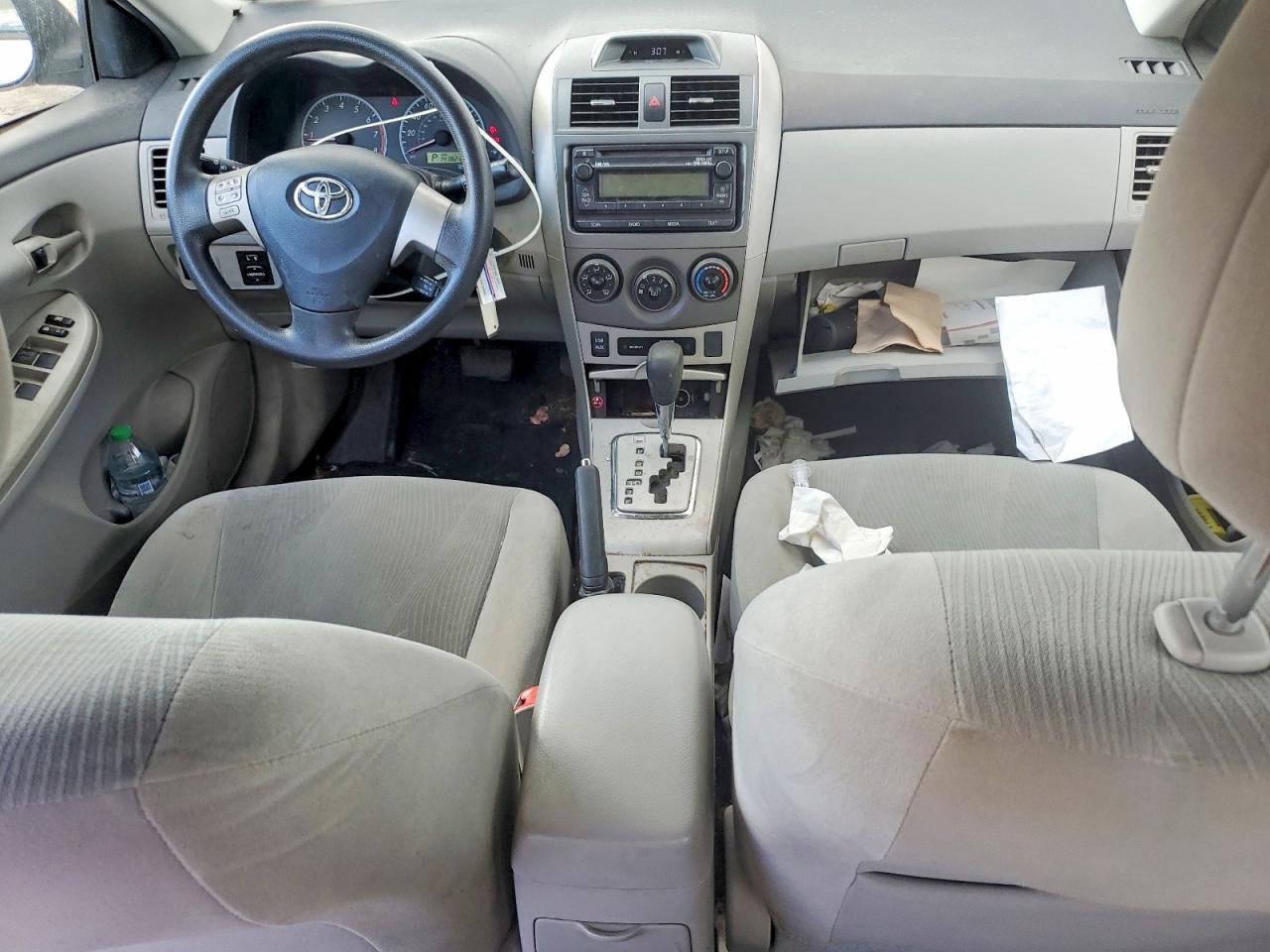 2012 TOYOTA COROLLA LE photo 15