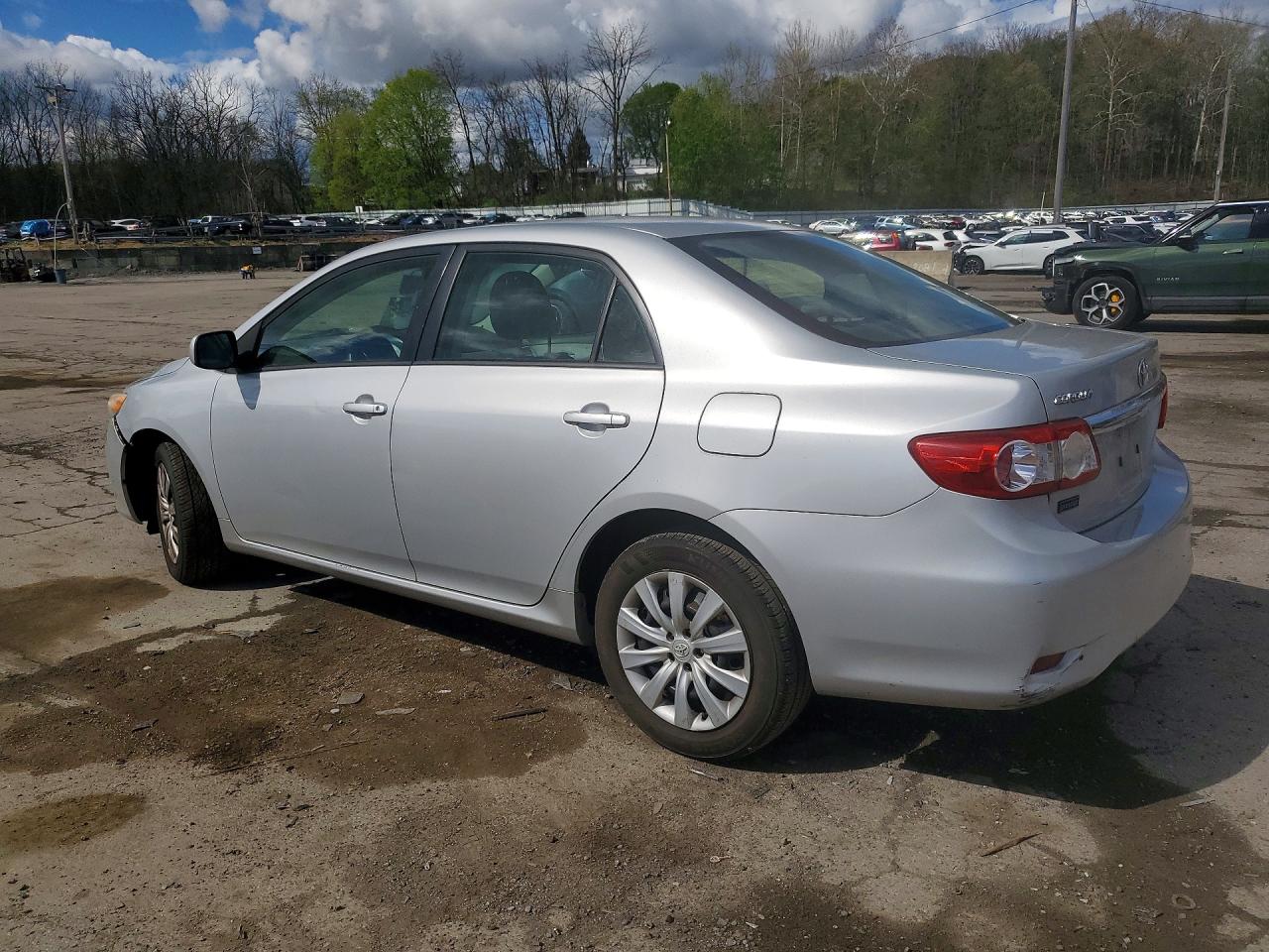 2012 TOYOTA COROLLA LE photo 3