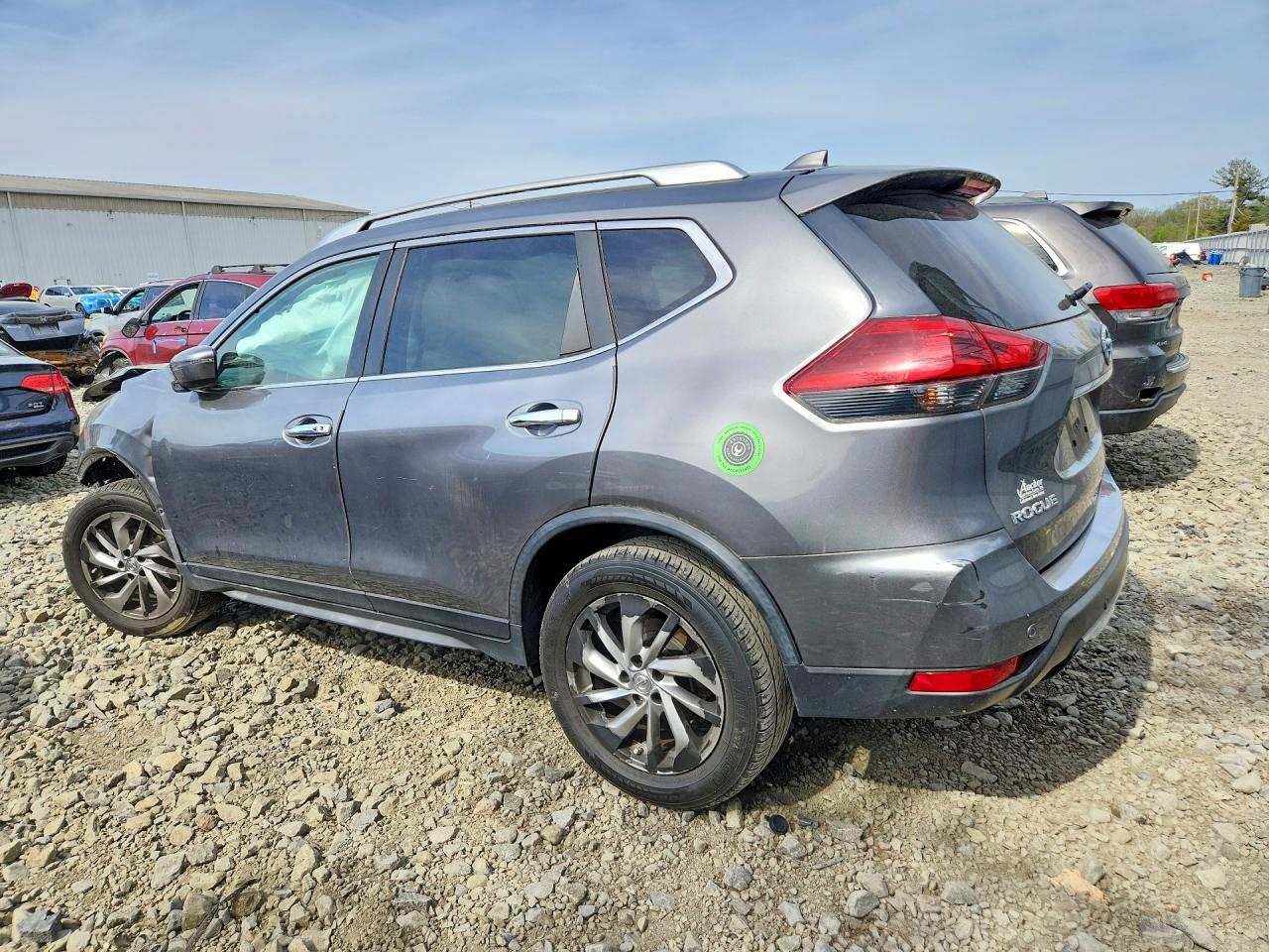 2019 NISSAN ROGUE SV photo 4