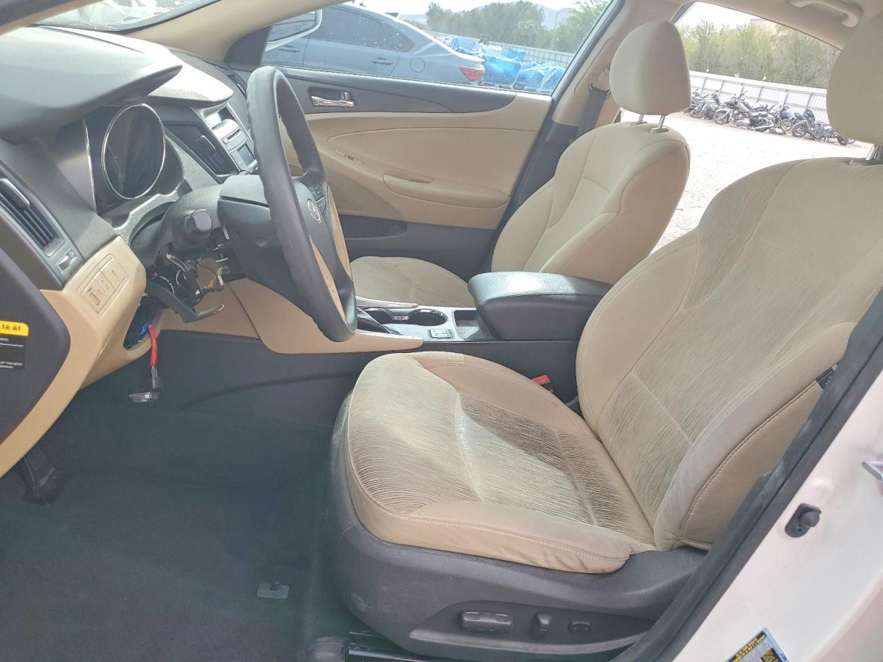 2014 HYUNDAI SONATA GLS photo 19
