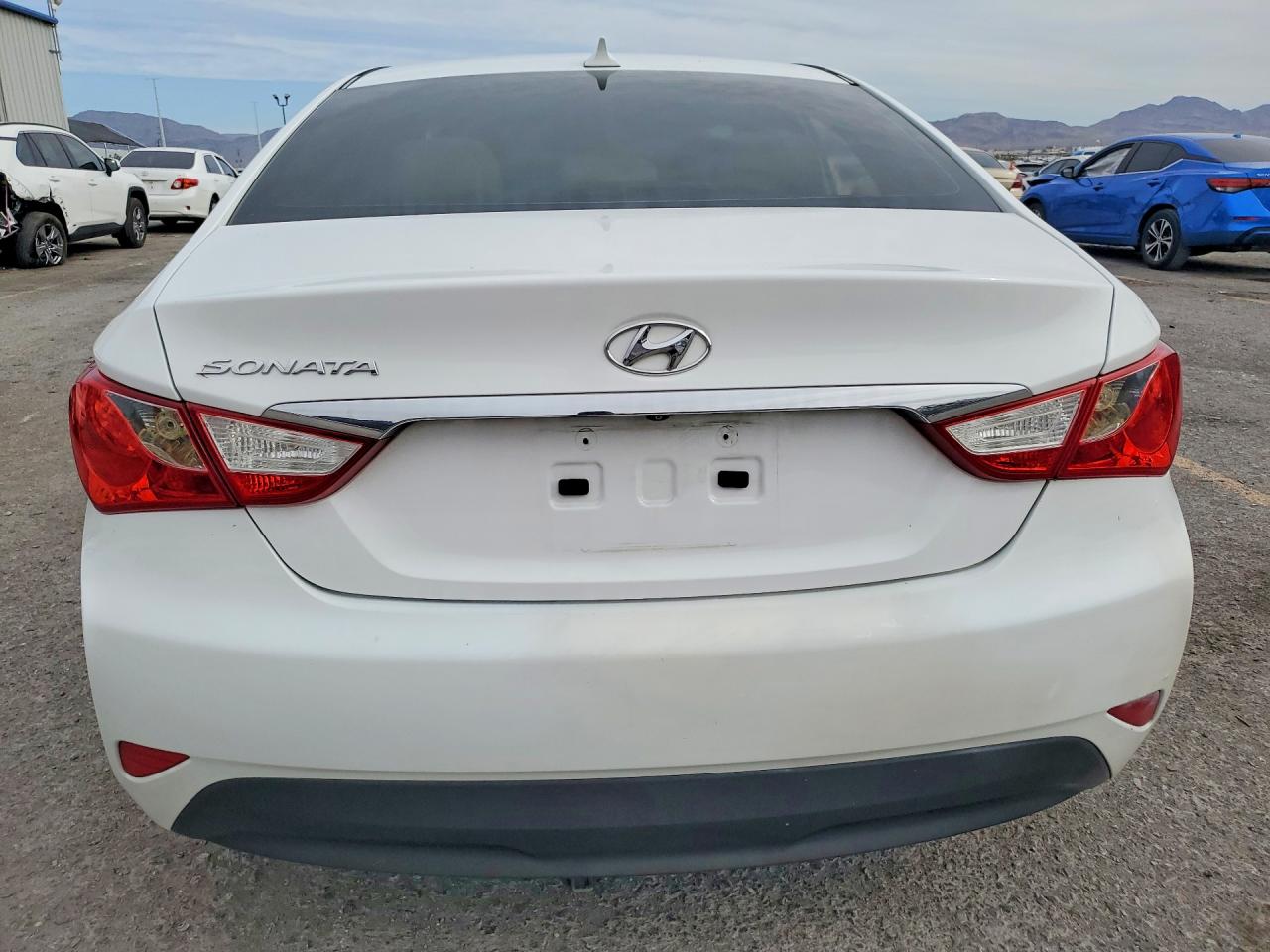 2014 HYUNDAI SONATA GLS photo 16