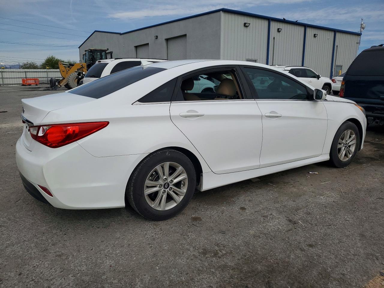 2014 HYUNDAI SONATA GLS photo 7