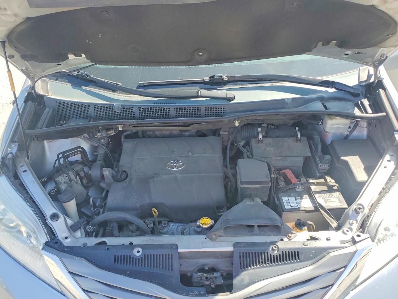 2014 TOYOTA SIENNA XLE 7-PASSENGER photo 12