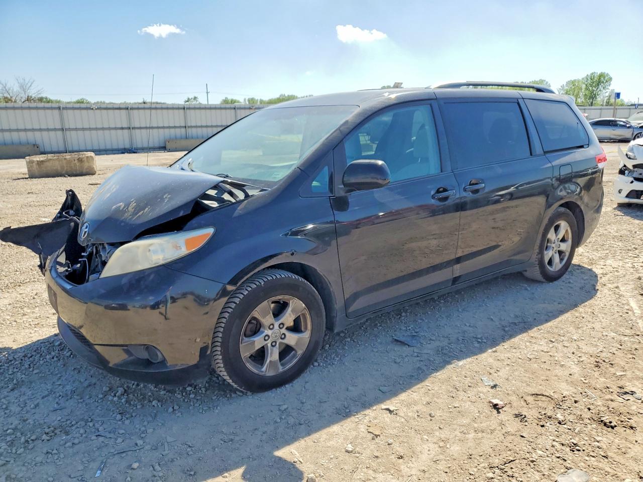 2014 TOYOTA SIENNA