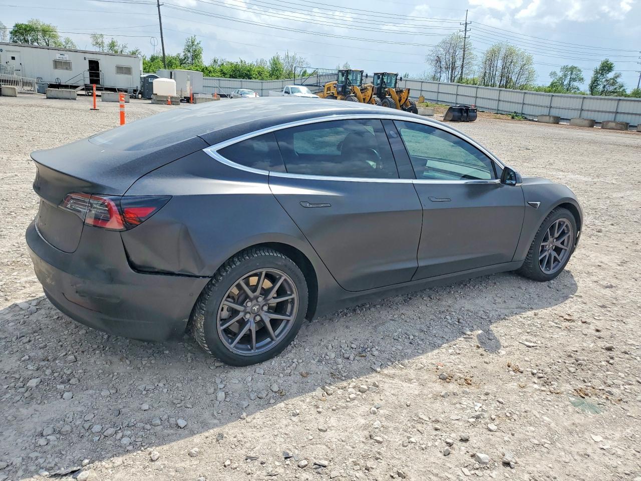 2018 TESLA MODEL 3 photo 5