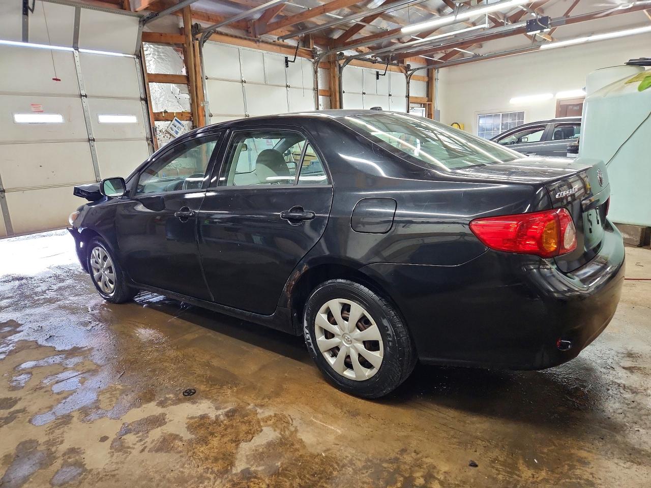 2009 TOYOTA COROLLA LE photo 2