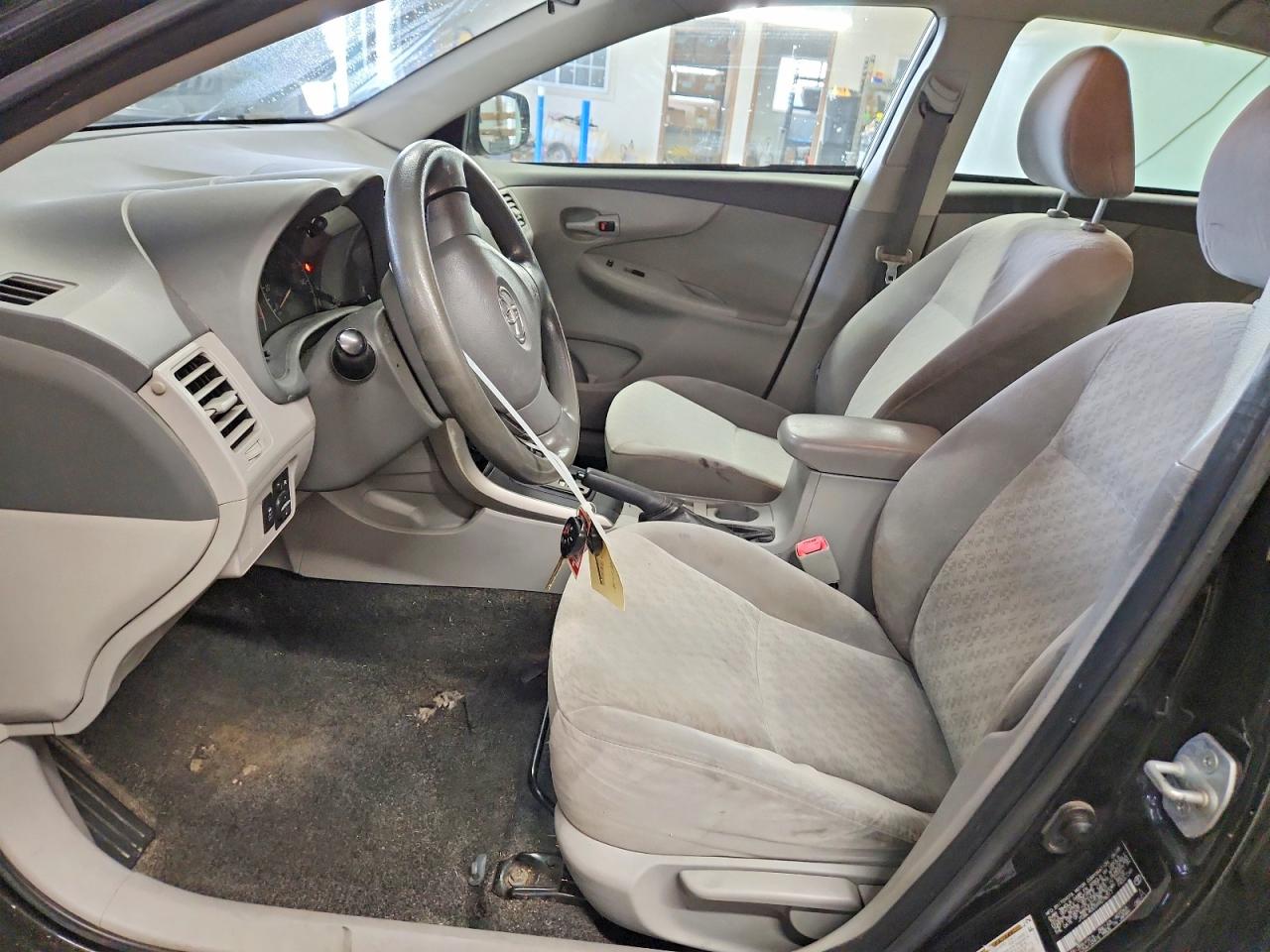 2009 TOYOTA COROLLA LE photo 7