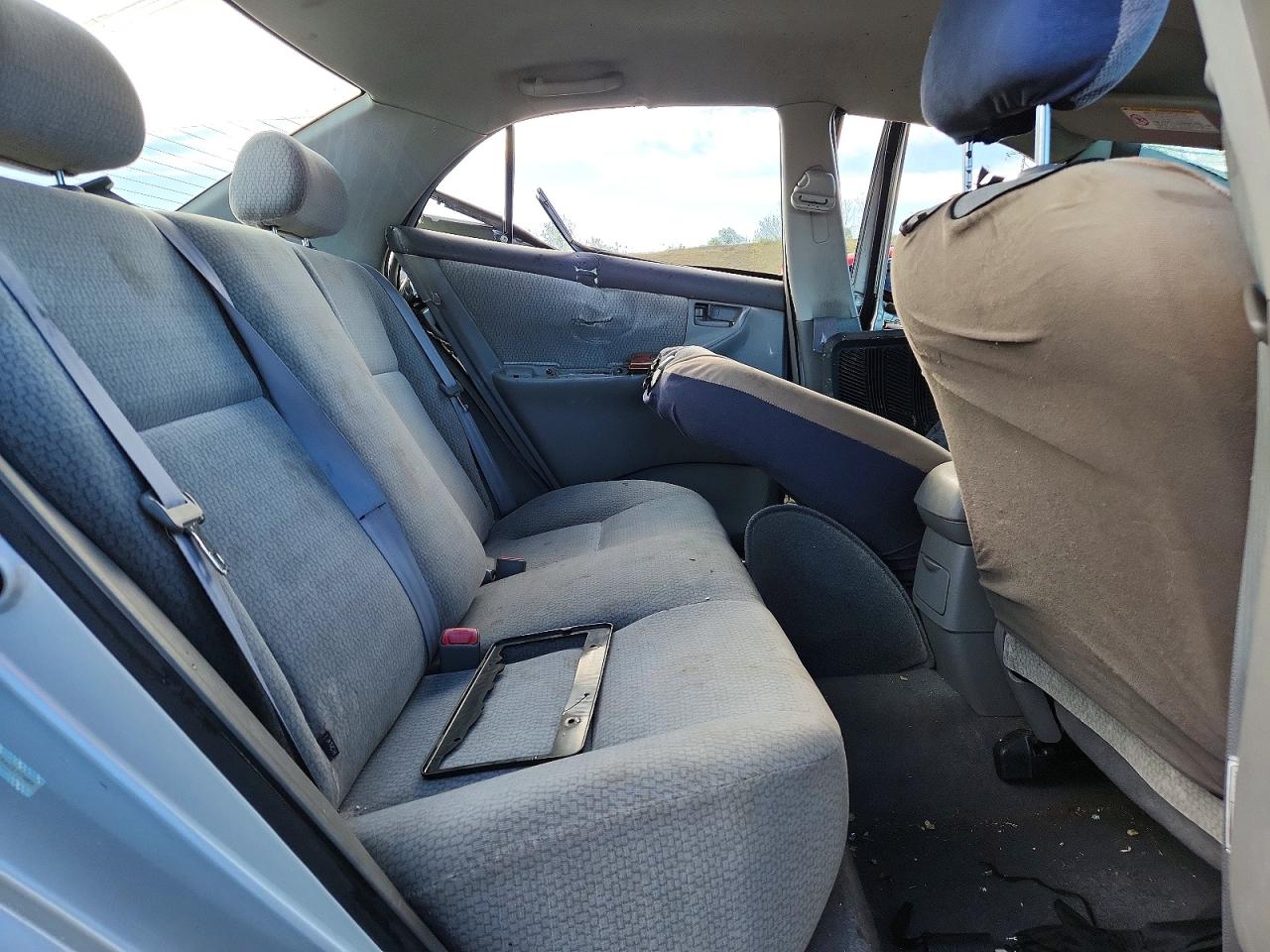 2004 TOYOTA COROLLA LE photo 10