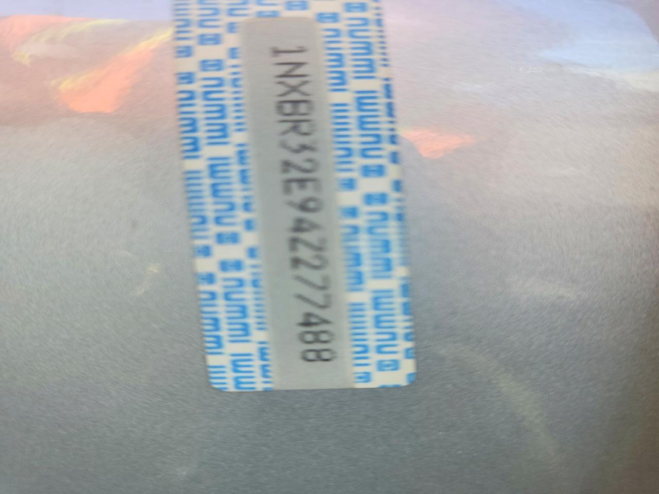 2004 TOYOTA COROLLA LE photo 12