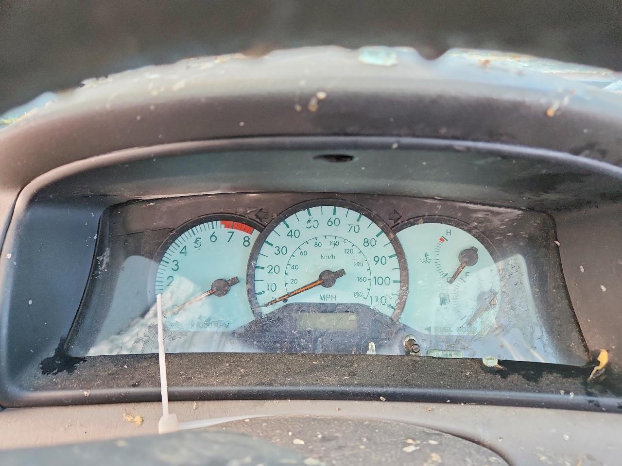 2004 TOYOTA COROLLA LE photo 9