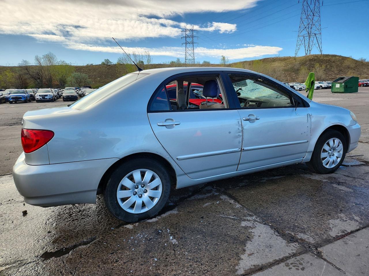 2004 TOYOTA COROLLA LE photo 3