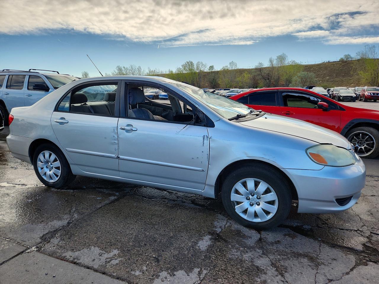 2004 TOYOTA COROLLA LE photo 4