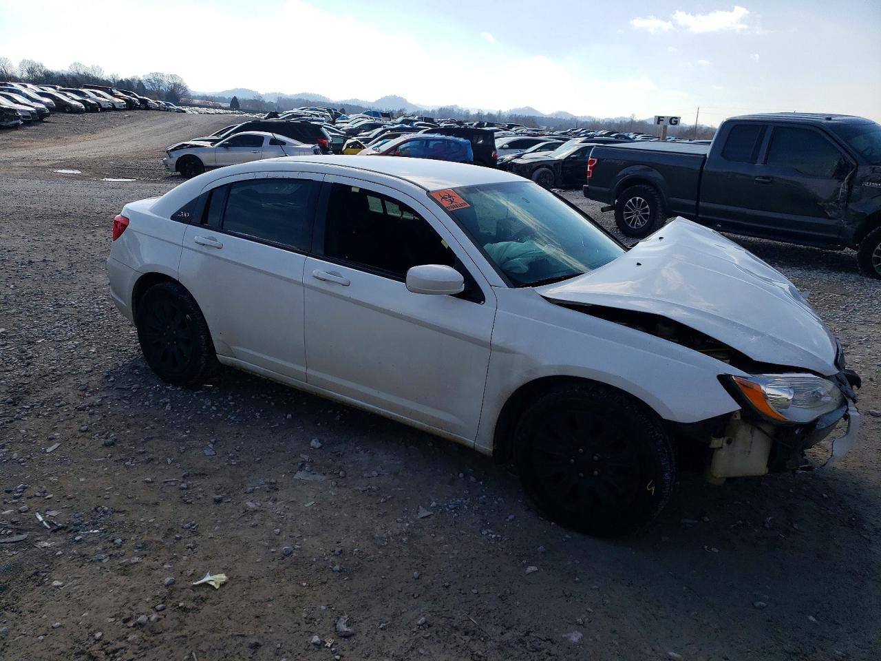 2013 CHRYSLER 200 LX photo 4