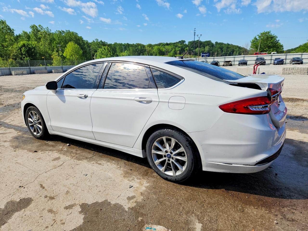 2017 FORD FUSION SE photo 2