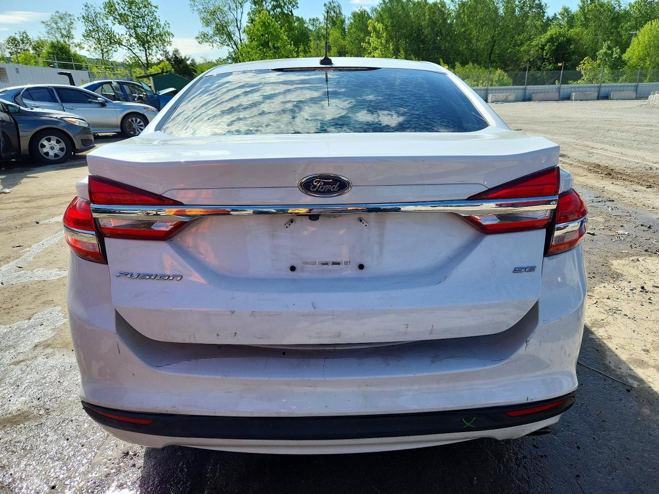 2017 FORD FUSION SE photo 6