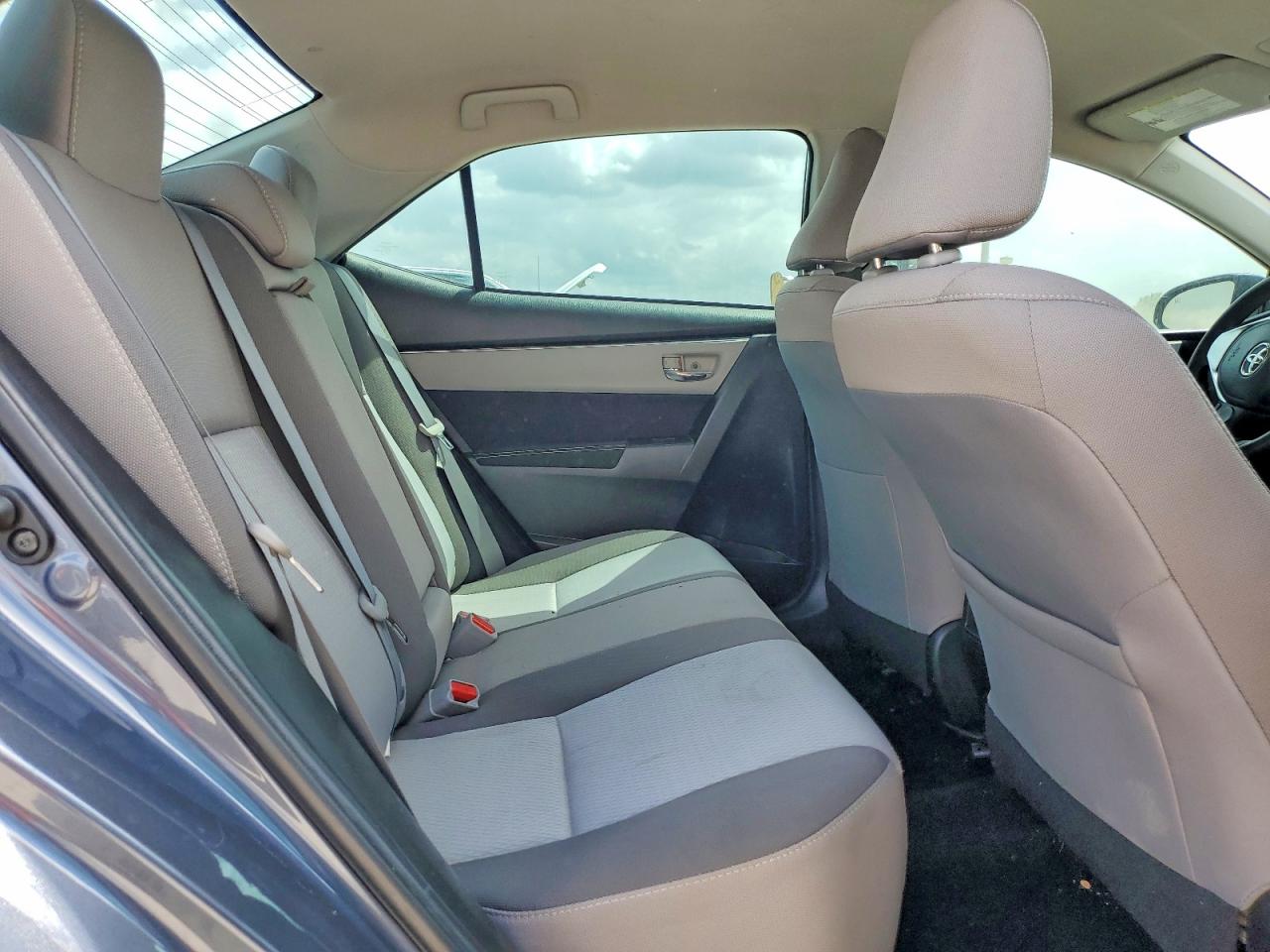 2018 TOYOTA COROLLA LE photo 19