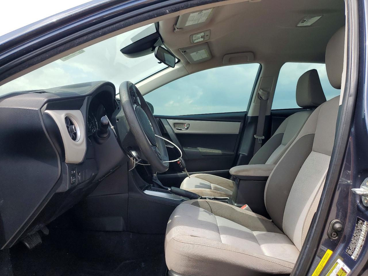 2018 TOYOTA COROLLA LE photo 13