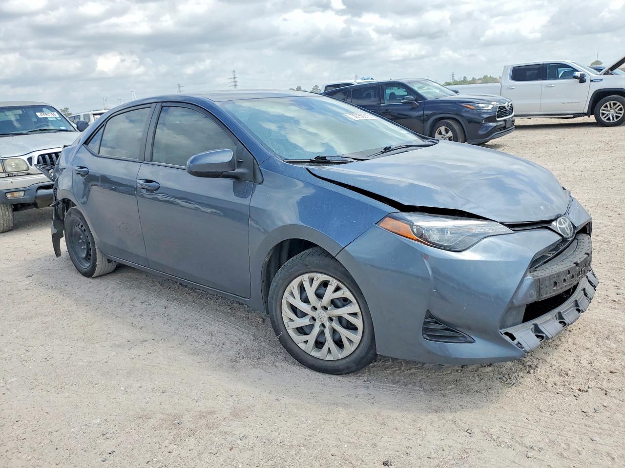 2018 TOYOTA COROLLA LE photo 7
