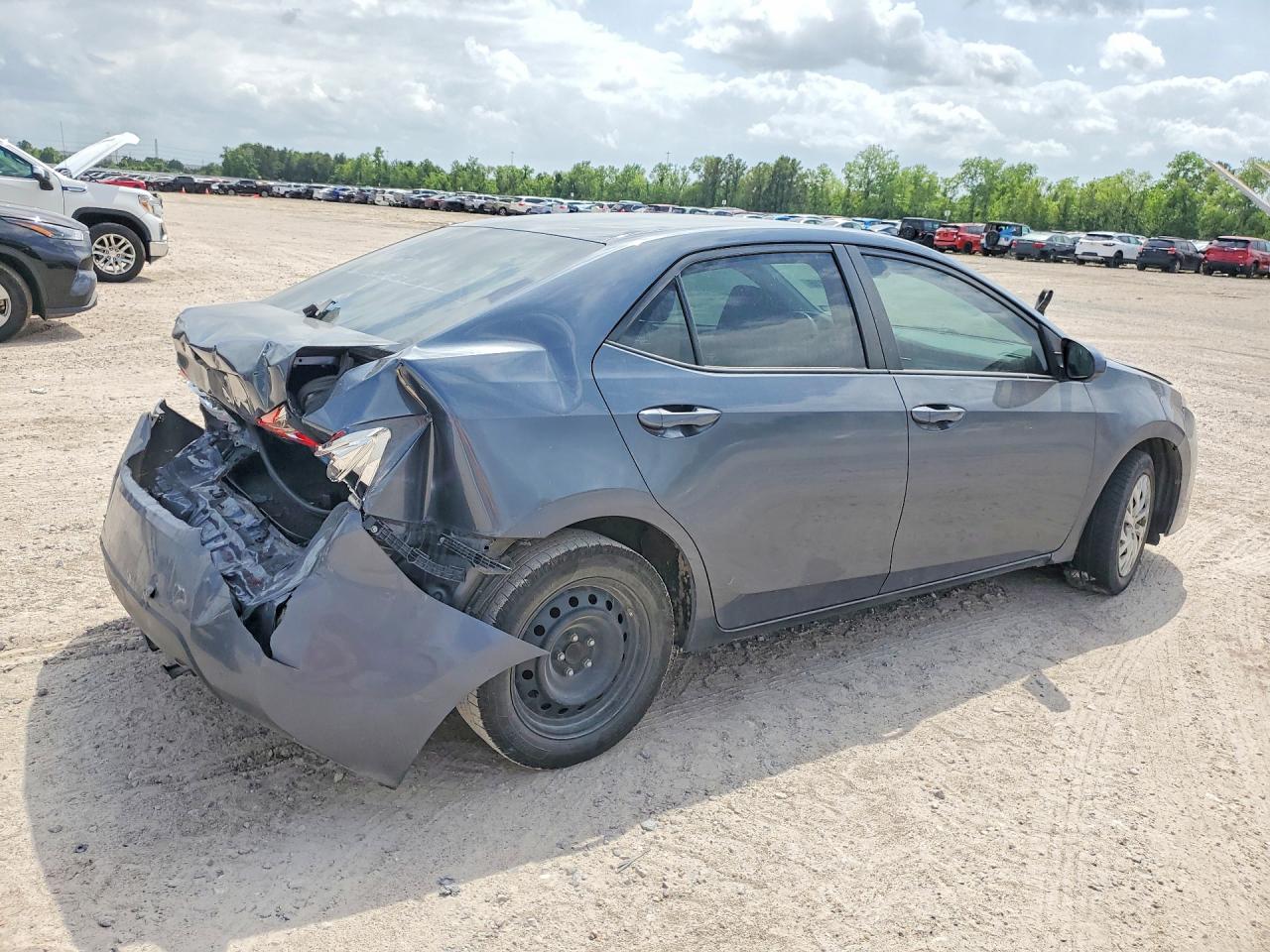 2018 TOYOTA COROLLA LE photo 5