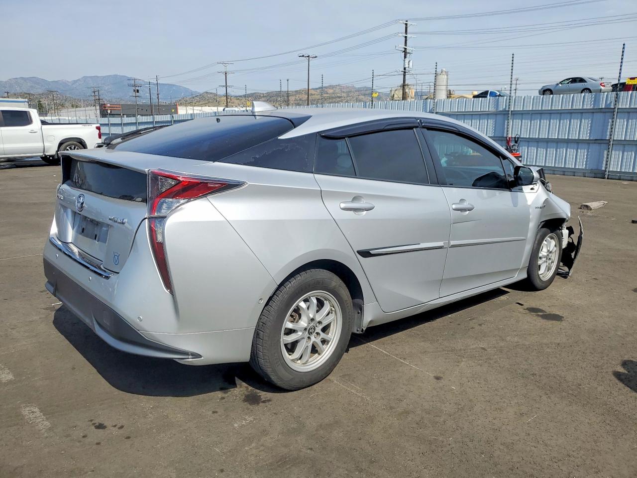 2016 TOYOTA PRIUS FOUR TOURING photo 5