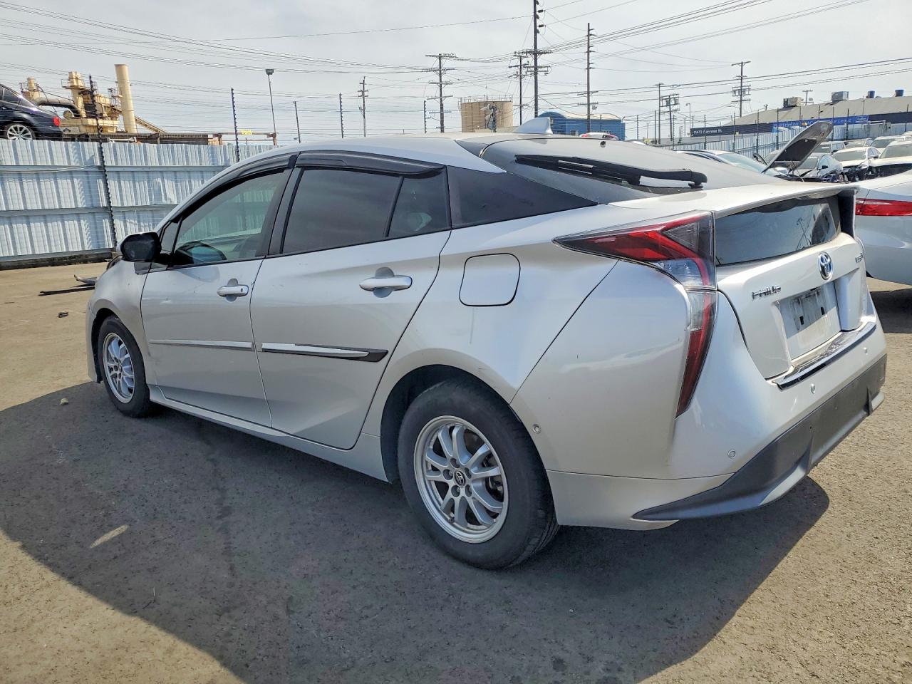 2016 TOYOTA PRIUS FOUR TOURING photo 3