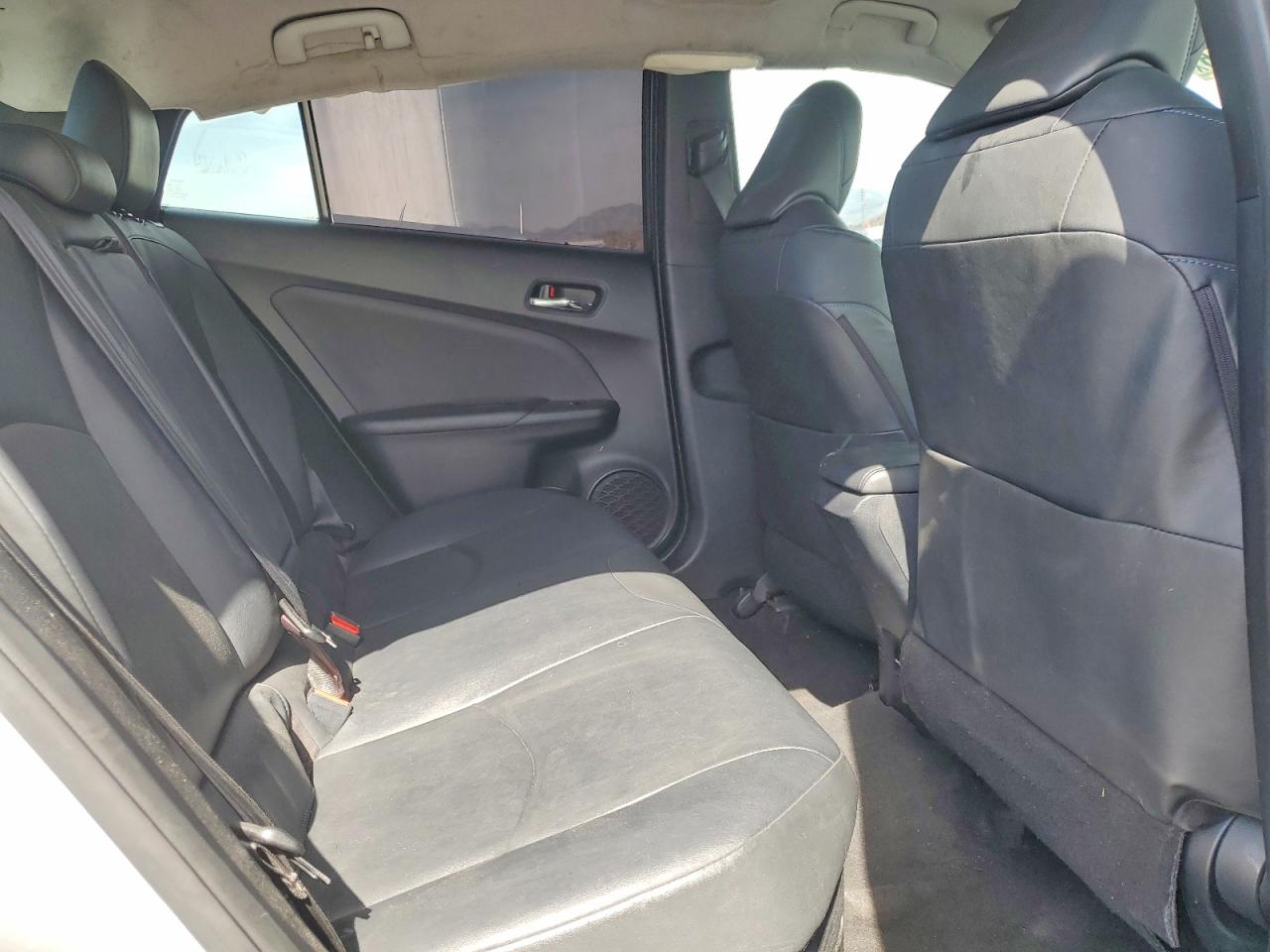 2016 TOYOTA PRIUS FOUR TOURING photo 19