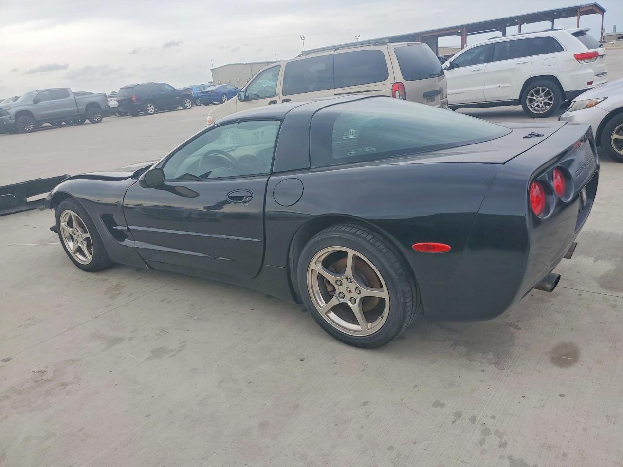 2001 CHEVROLET CORVETTE photo 2