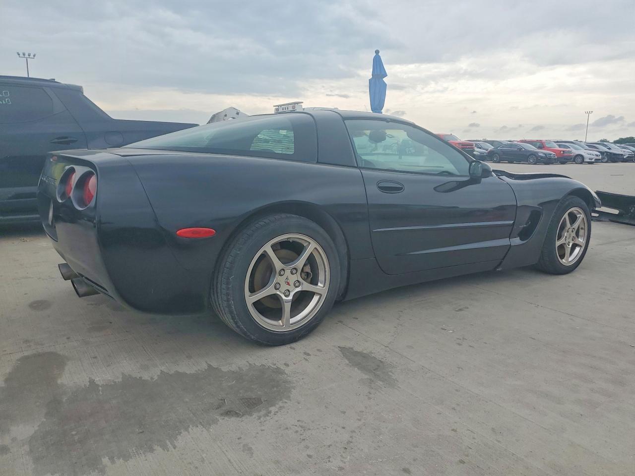 2001 CHEVROLET CORVETTE photo 3