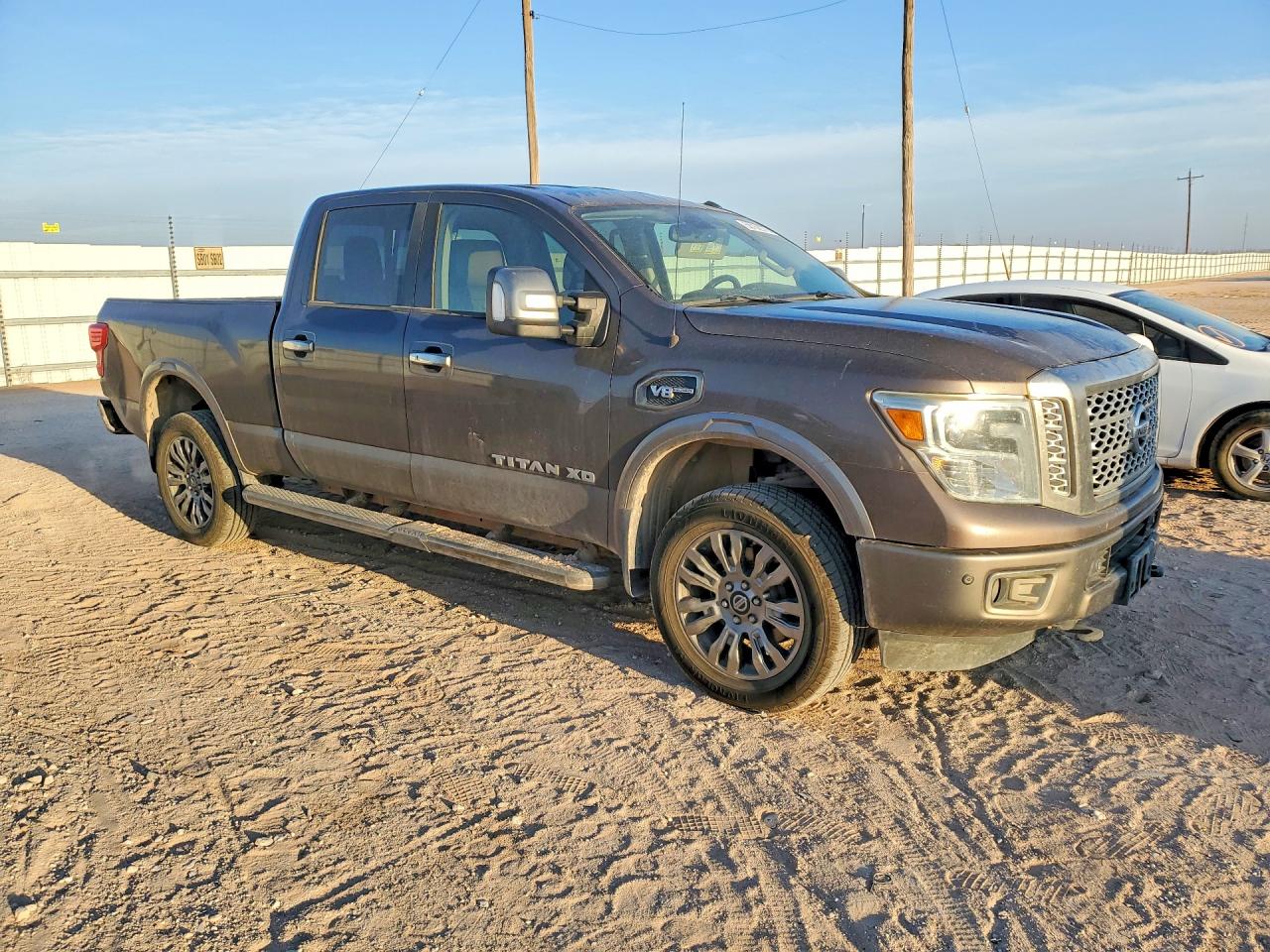 2017 NISSAN TITAN XD PLATINUM RESERVE photo 7
