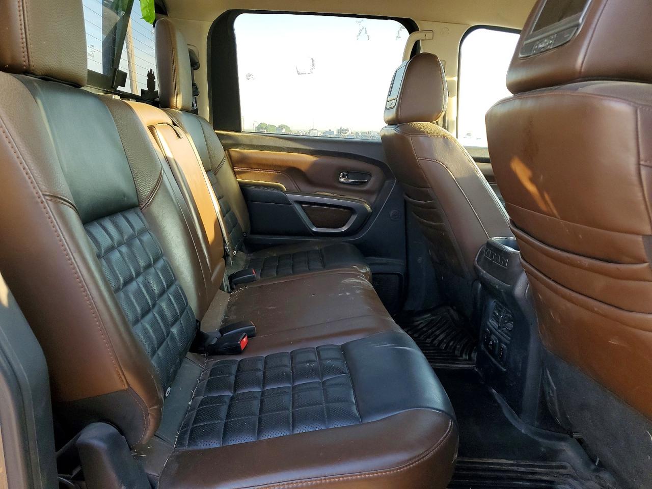2017 NISSAN TITAN XD PLATINUM RESERVE photo 19
