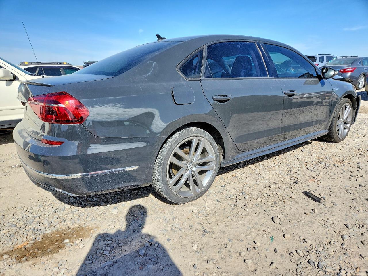 2018 VOLKSWAGEN PASSAT S photo 7