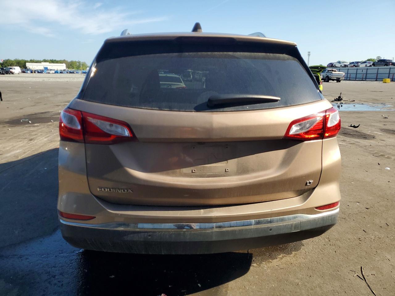 2018 CHEVROLET EQUINOX LT photo 11