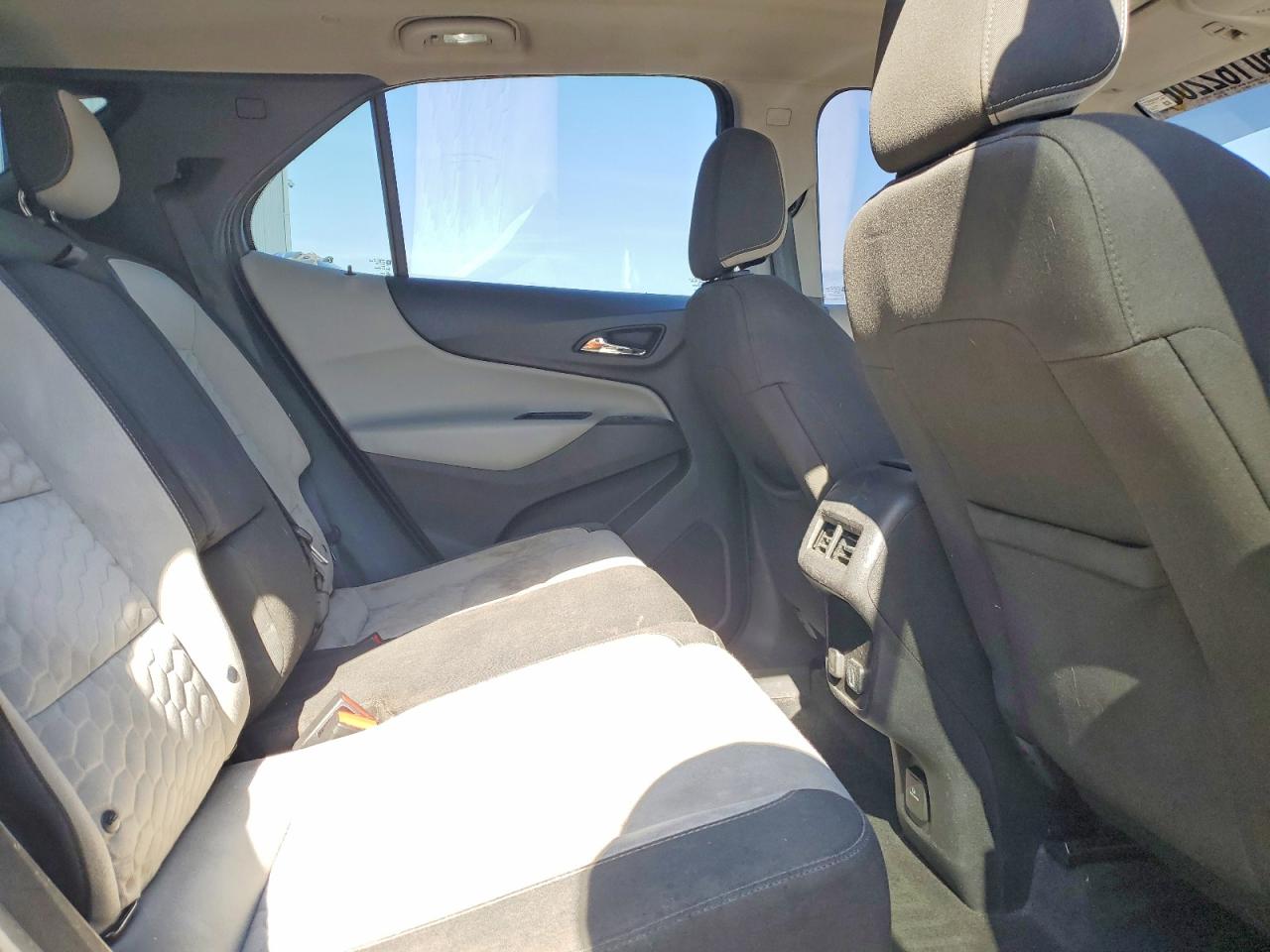 2018 CHEVROLET EQUINOX LT photo 21