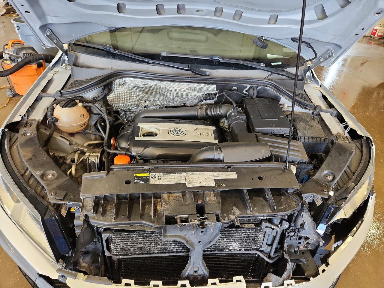 2013 VOLKSWAGEN TIGUAN S photo 31