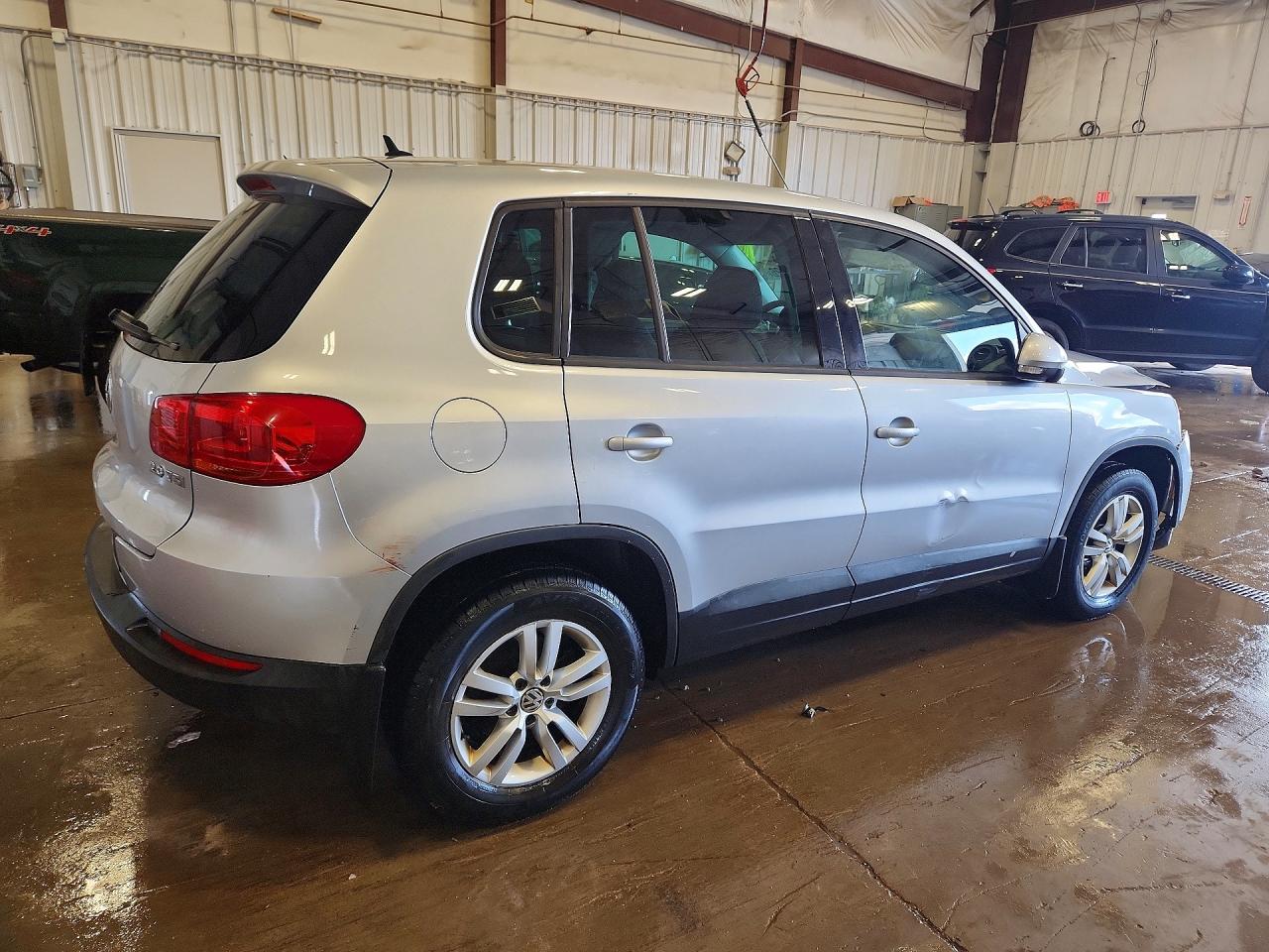 2013 VOLKSWAGEN TIGUAN S photo 7