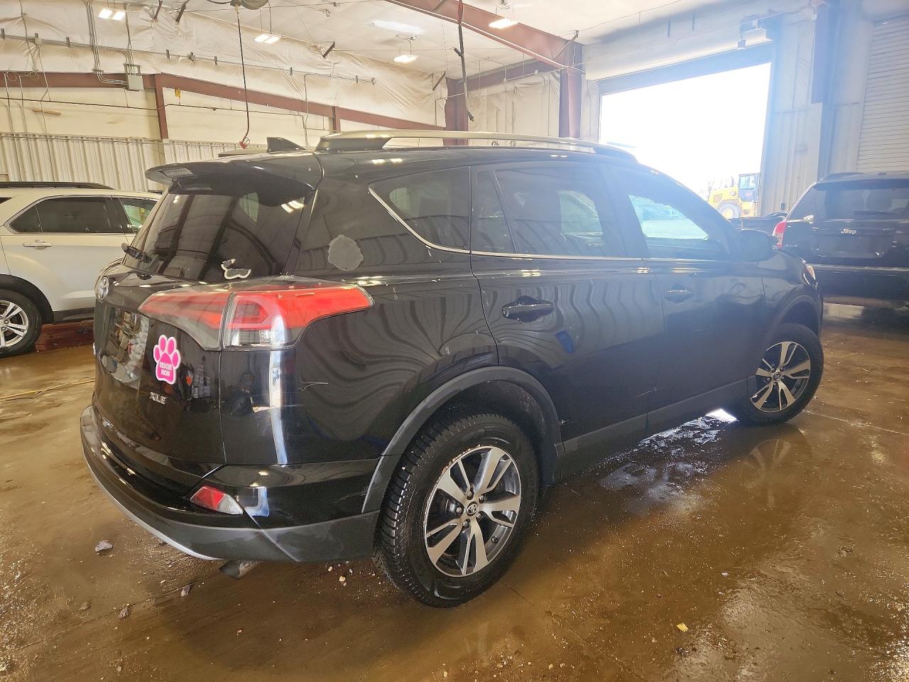 2017 TOYOTA RAV4 XLE photo 3
