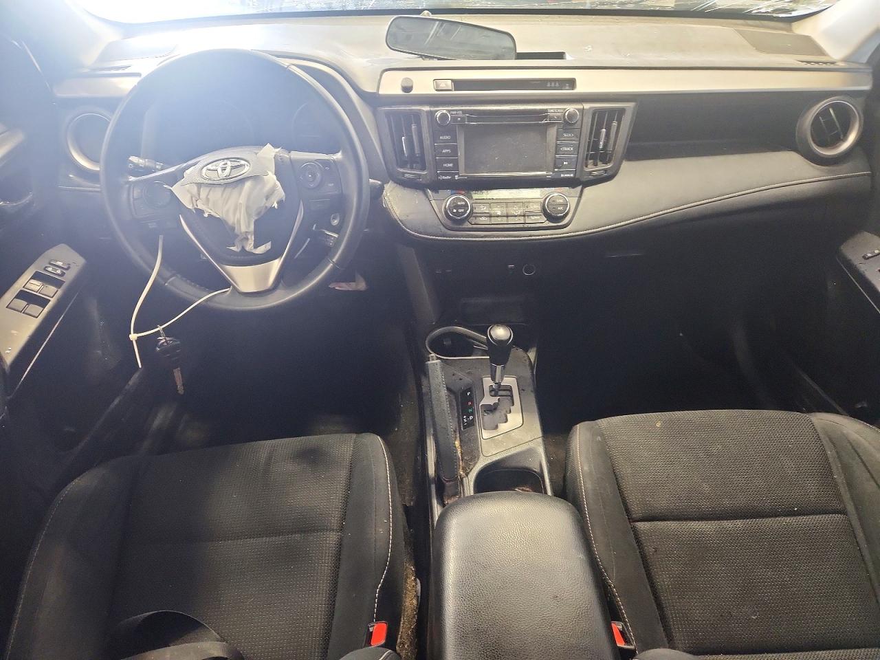 2017 TOYOTA RAV4 XLE photo 8