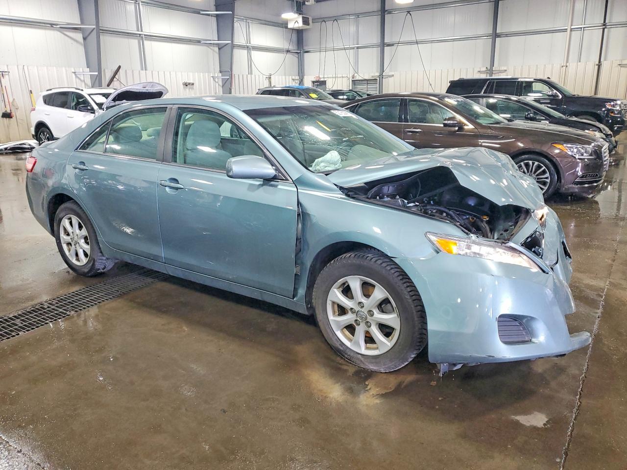 2010 TOYOTA CAMRY LE photo 10