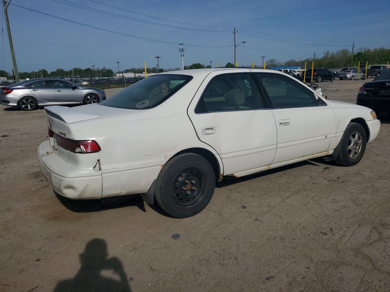 1997 TOYOTA CAMRY LE photo 5