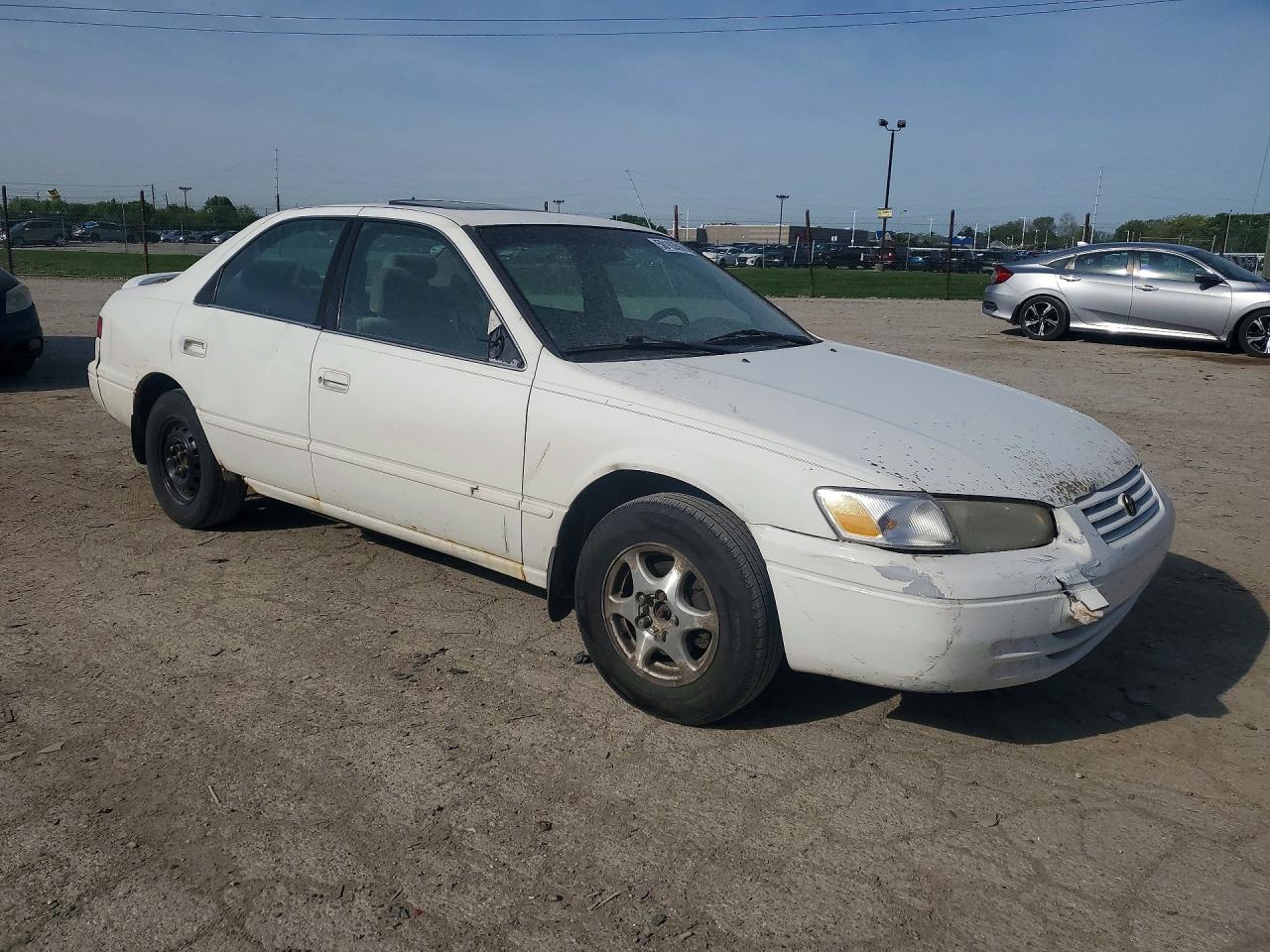 1997 TOYOTA CAMRY LE photo 7