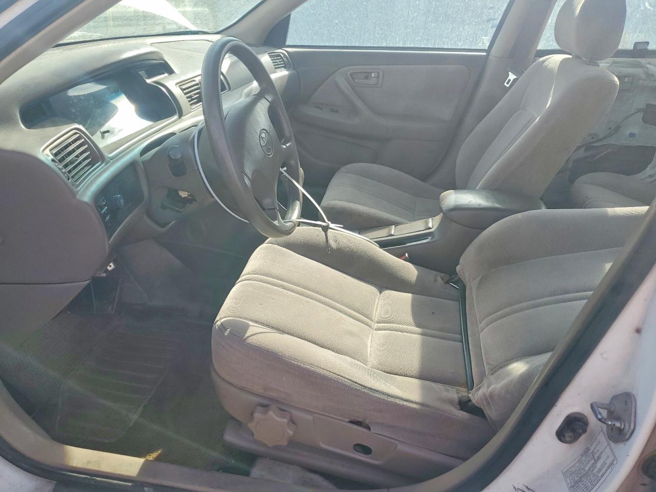 1997 TOYOTA CAMRY LE photo 13