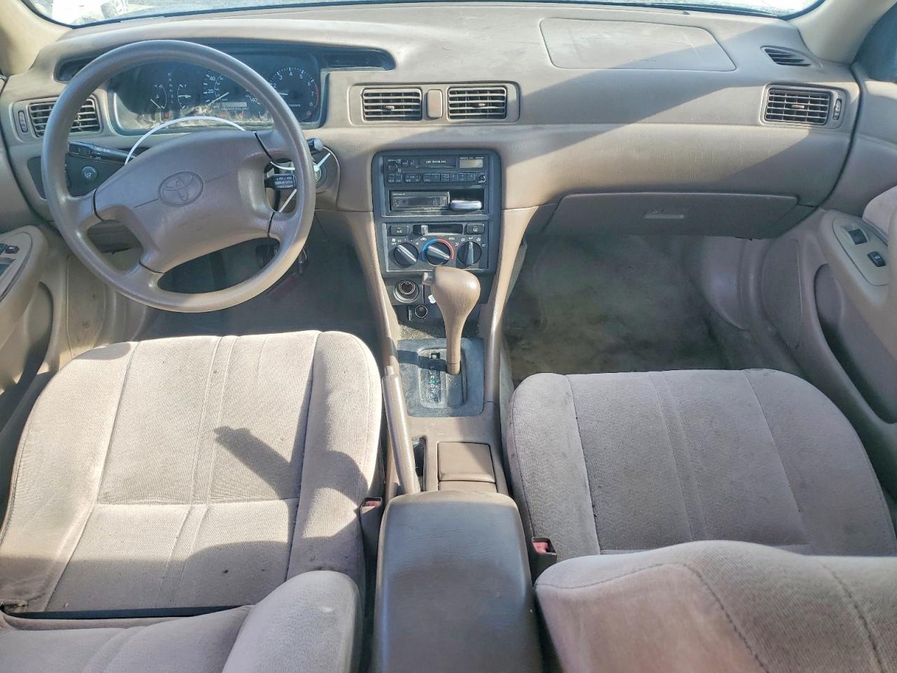 1997 TOYOTA CAMRY LE photo 15
