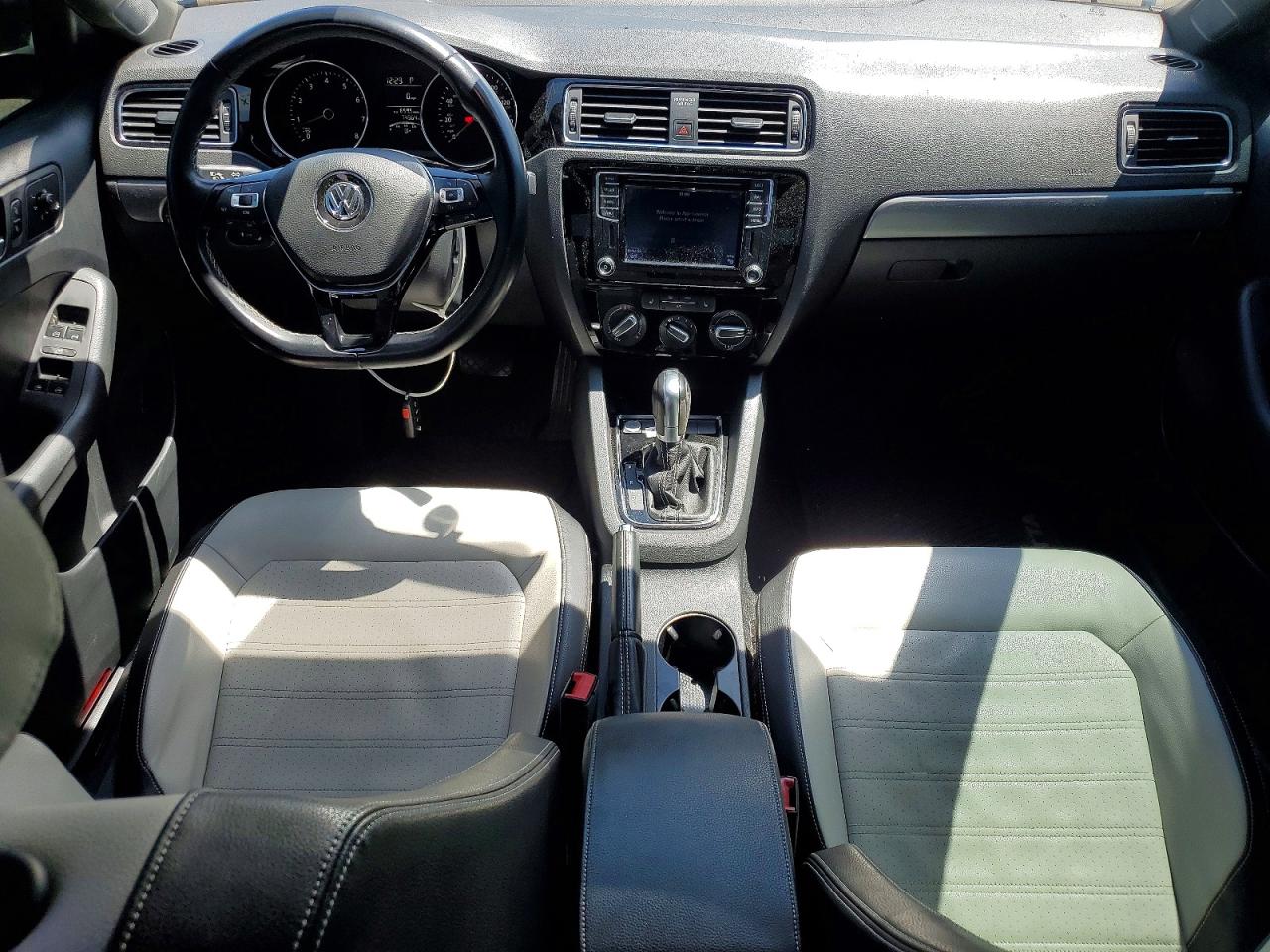 2016 VOLKSWAGEN JETTA SPORT photo 22