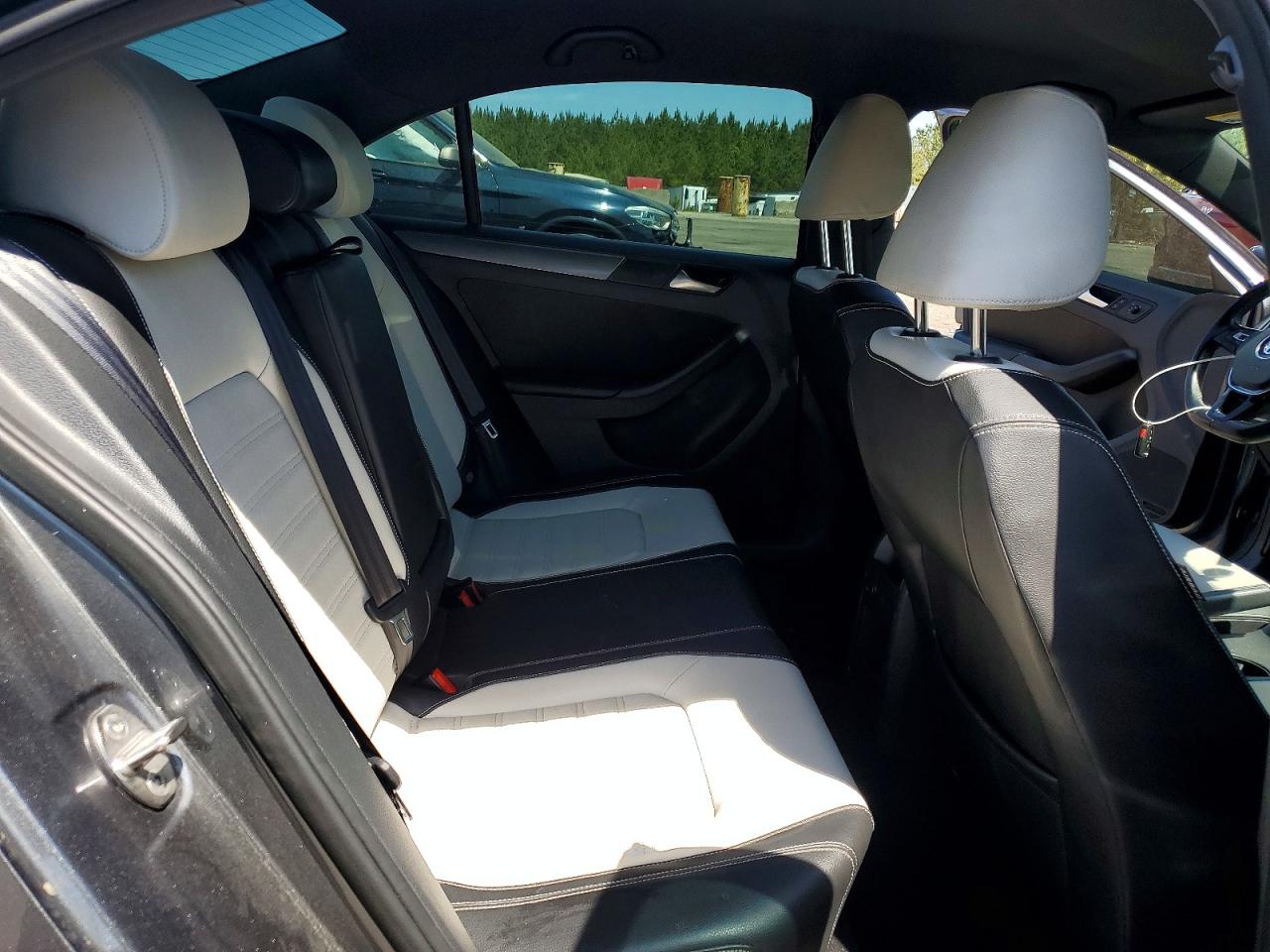 2016 VOLKSWAGEN JETTA SPORT photo 28
